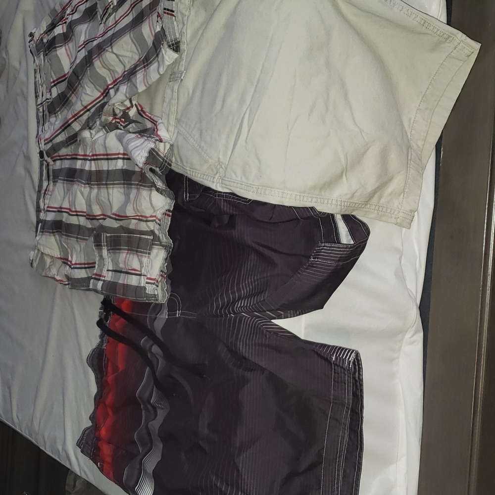 All 3 pairs of men's shorts size 40